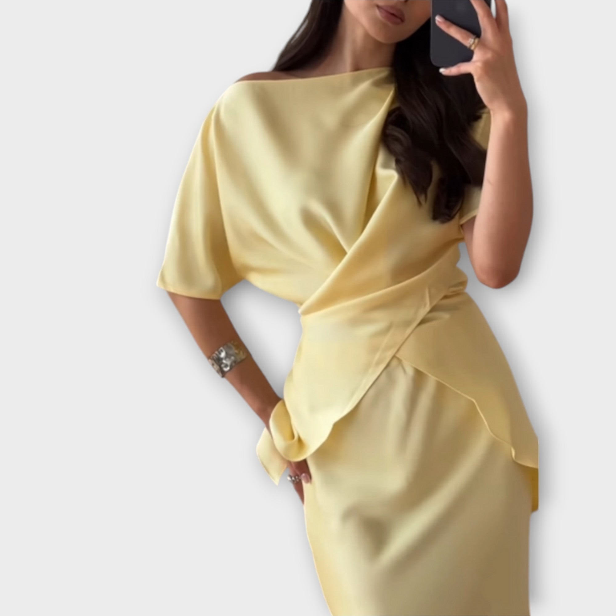 Finja - Off-Shoulder Top mit Knotenfront und Rock-Ensemble