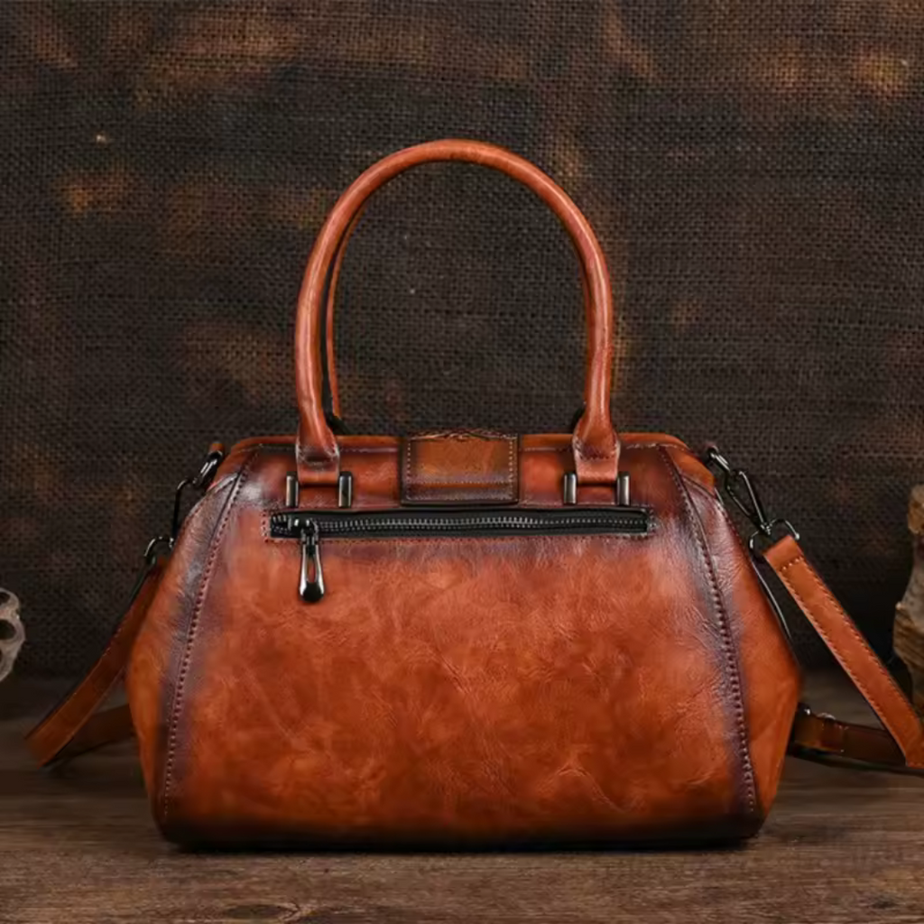 Florina - Handtasche aus Leder mit Gravur und floralem Muster