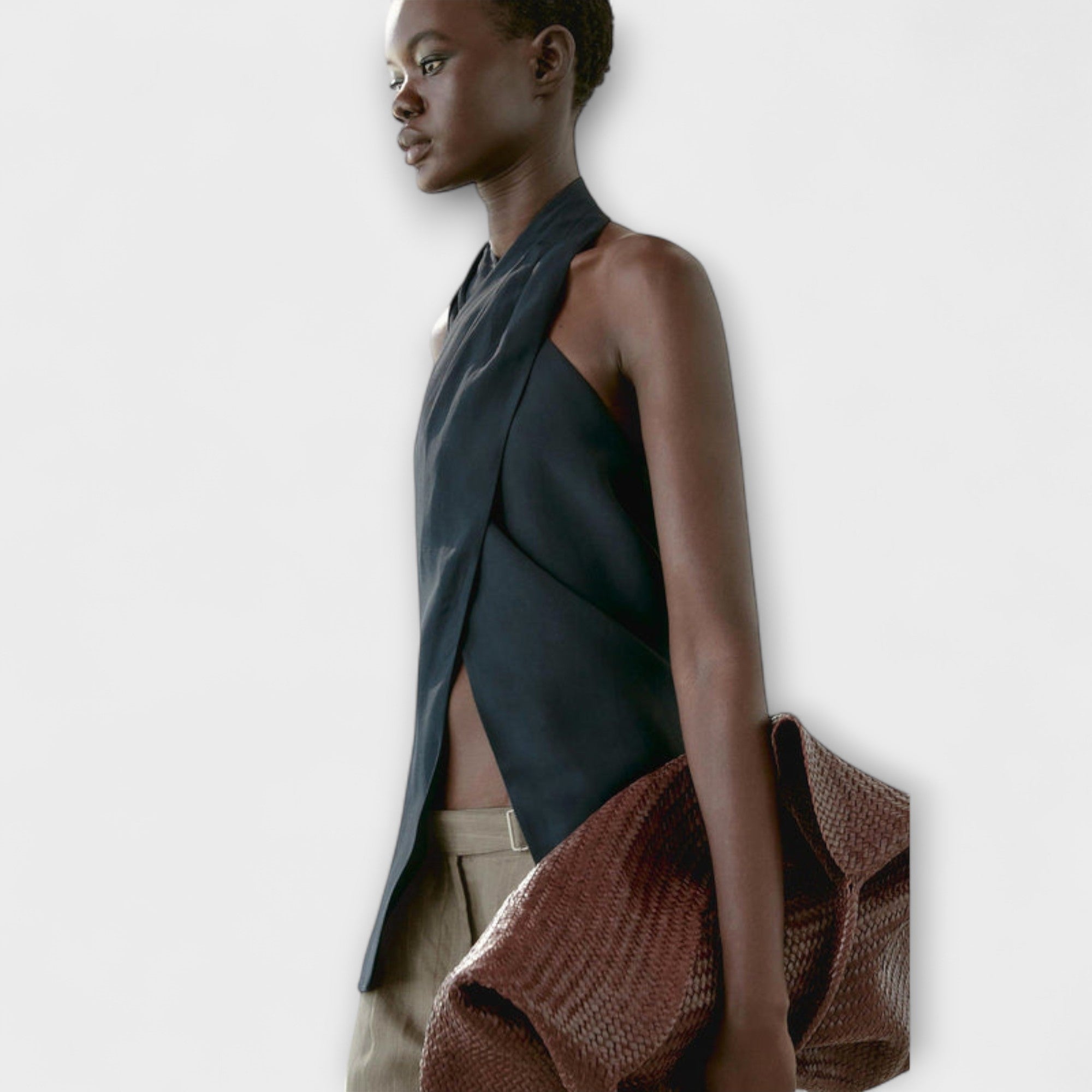 Aurora - Blauer Halter Neck Top mit Rückenausschnitt