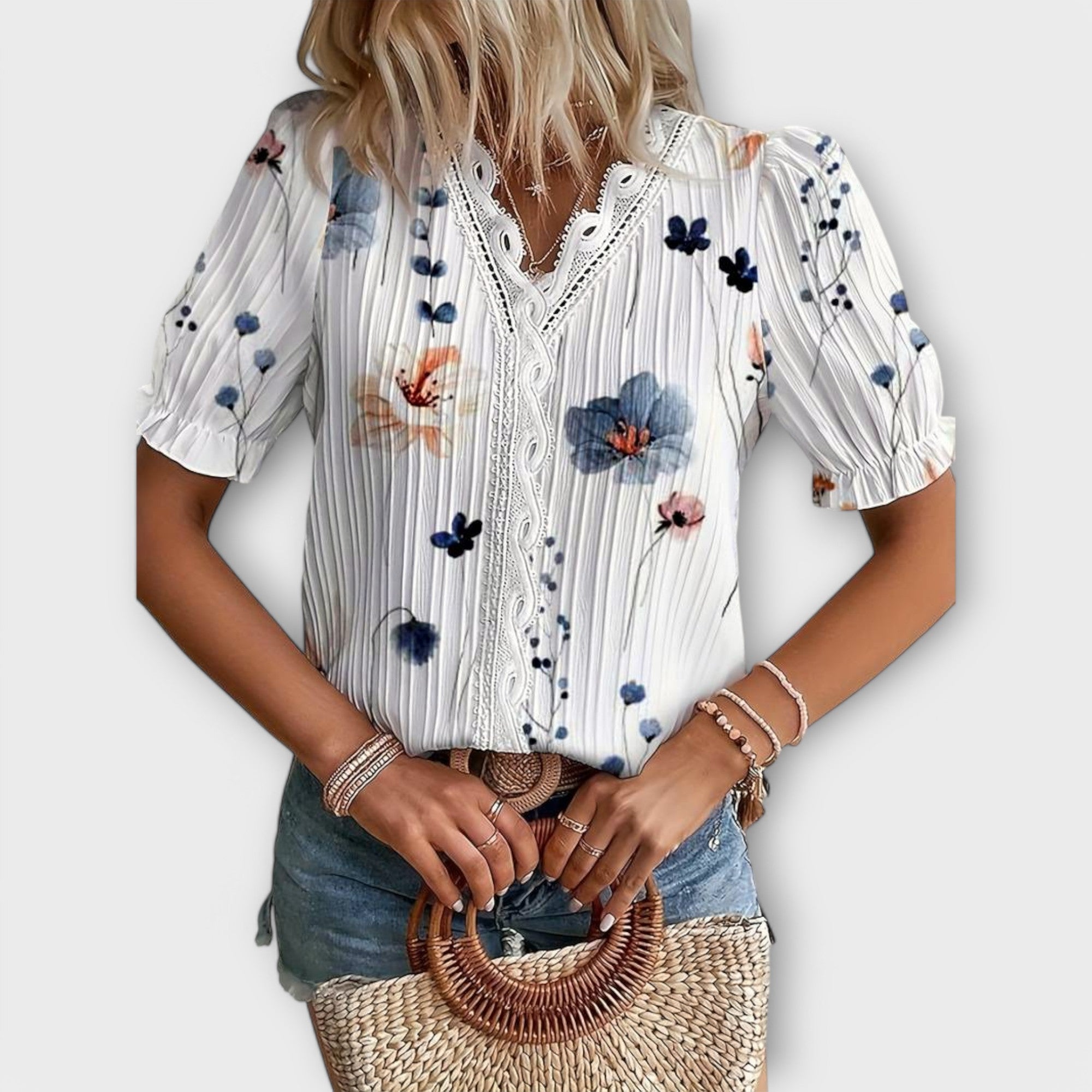 Emily - Modische Bluse mit spitzem Ausschnitt